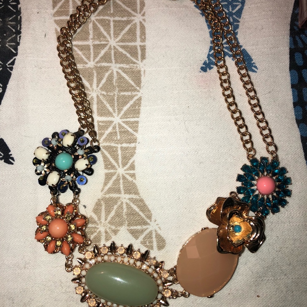 Statement necklace